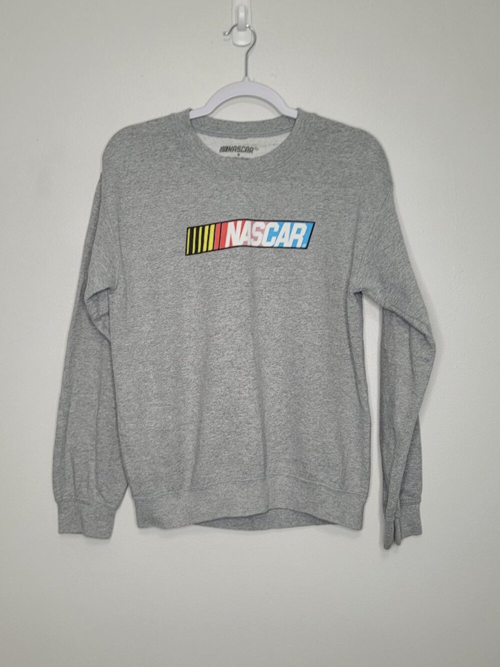 Nascar gray pull over crewneck logo front big graphic back size small